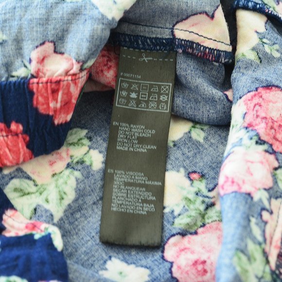 Forever 21 Navy Floral Shorts - Picture 5 of 5